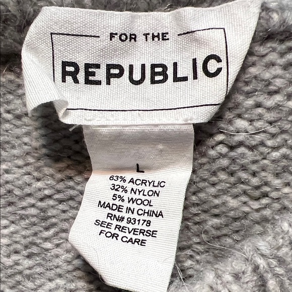 For The Republic Gray Crew Neck Sweater - Picture 3 of 4